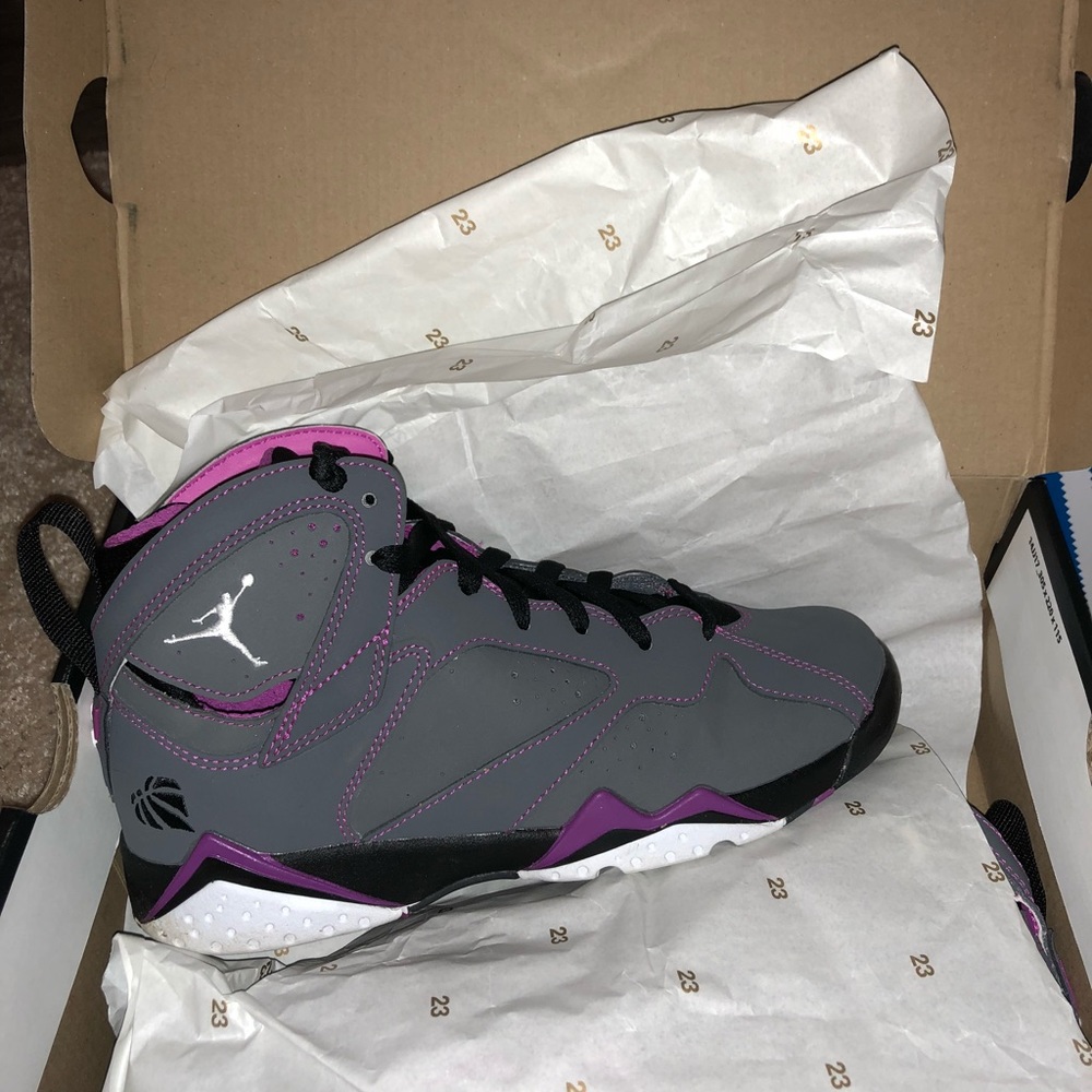 Jordan 7s (valentines)